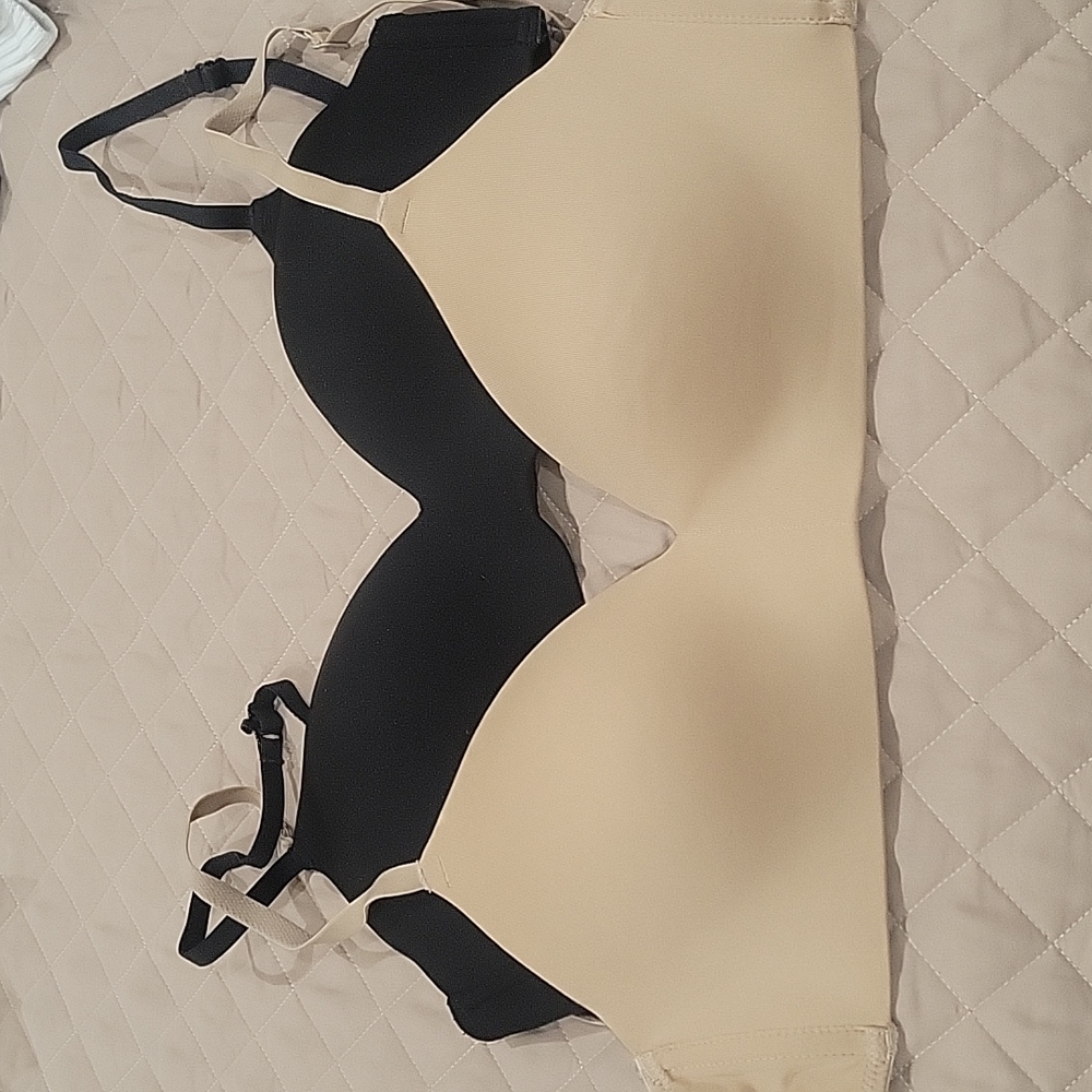 2 bras 34C black and beige like new